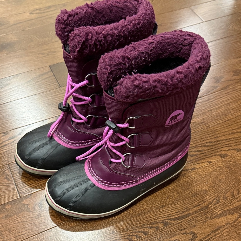 Sorel Women’s Purple/Maroon/ Black 
Winter Boots, size 7